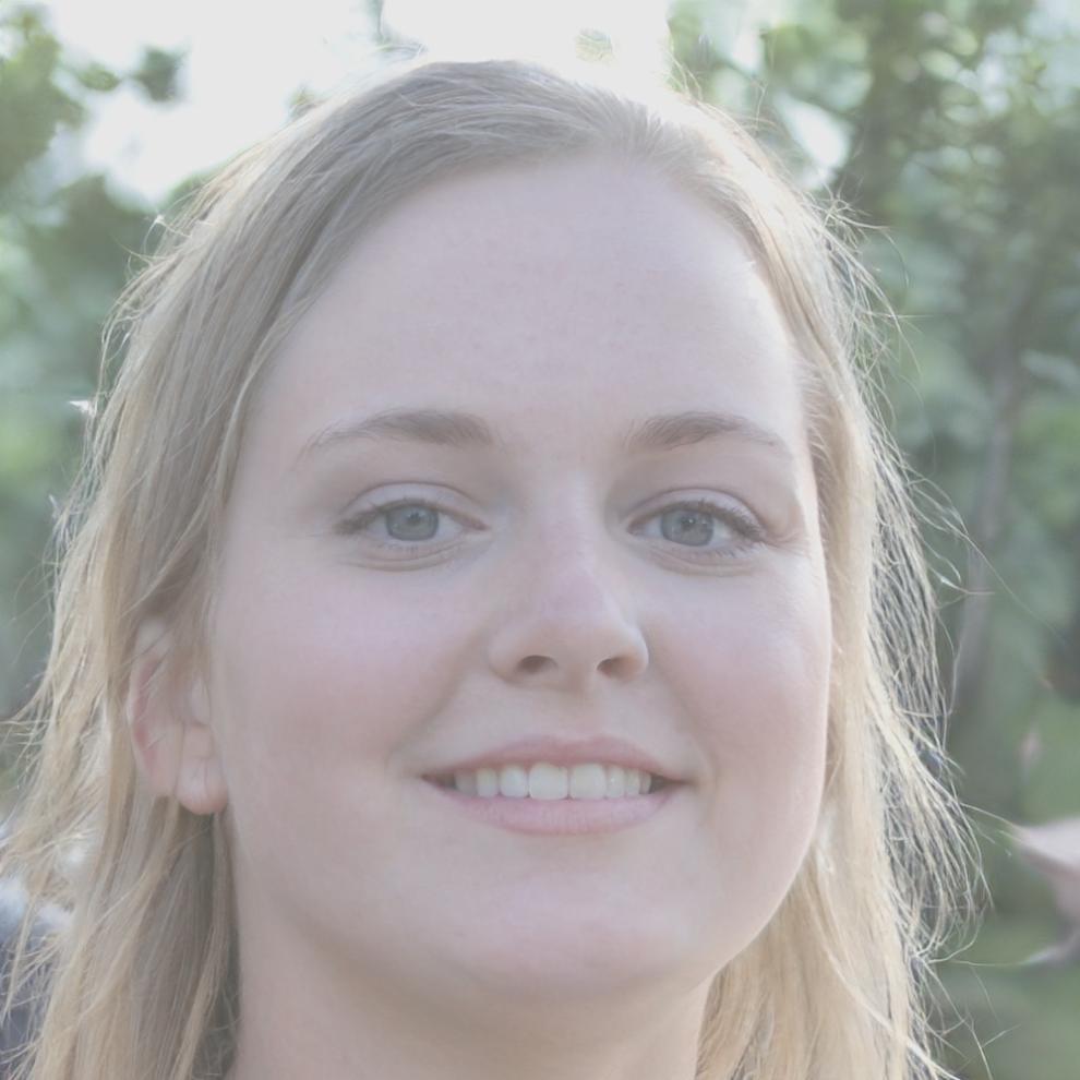 Portrait de Léonie Marchand, conseillère financière principale